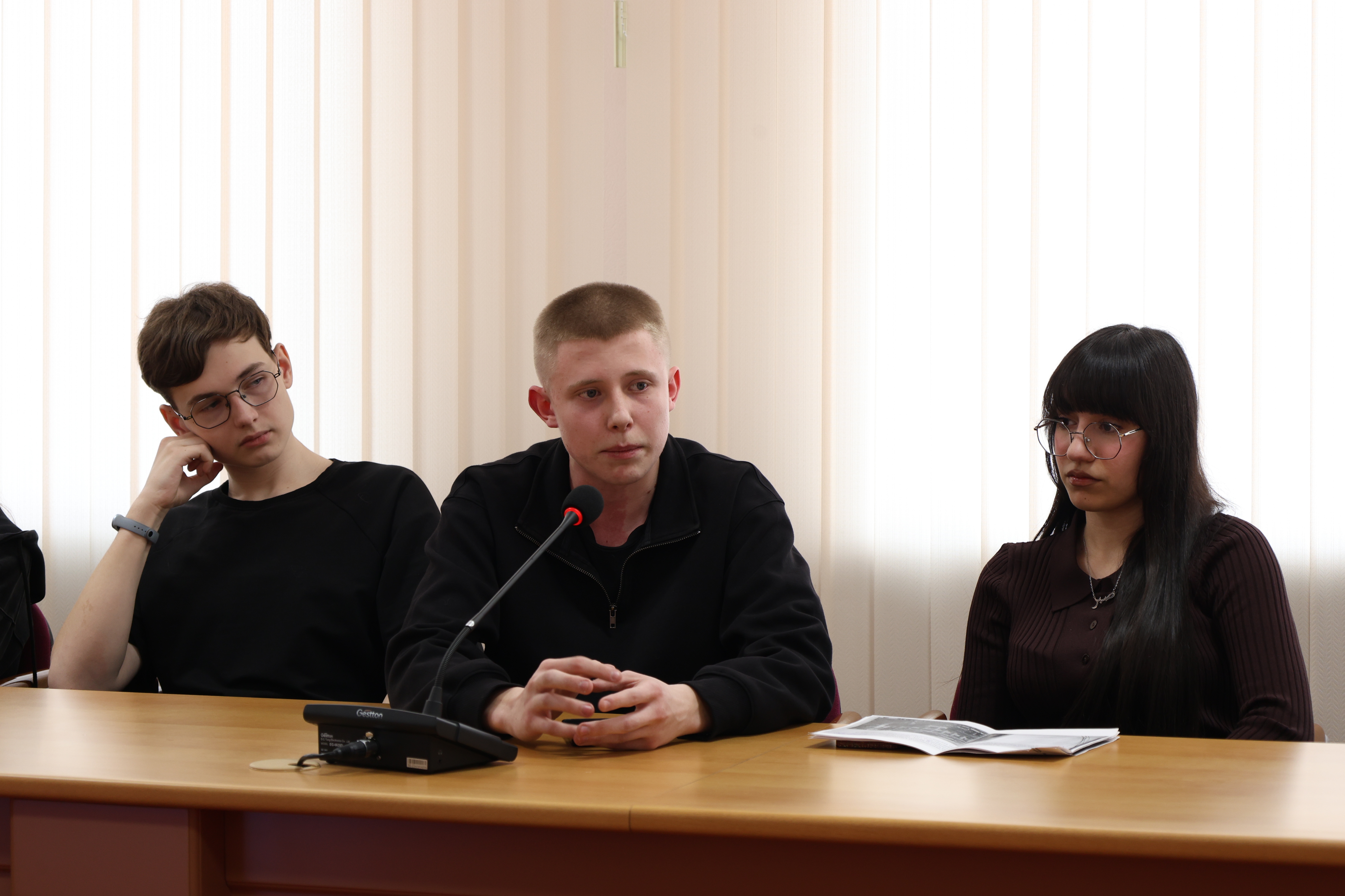 В Белгородском университете кооперации, экономики и права провели праздничное заседание клуба «Кооператоры» «Строим лучший мир: 195-летию потребительской кооперации России посвящается»